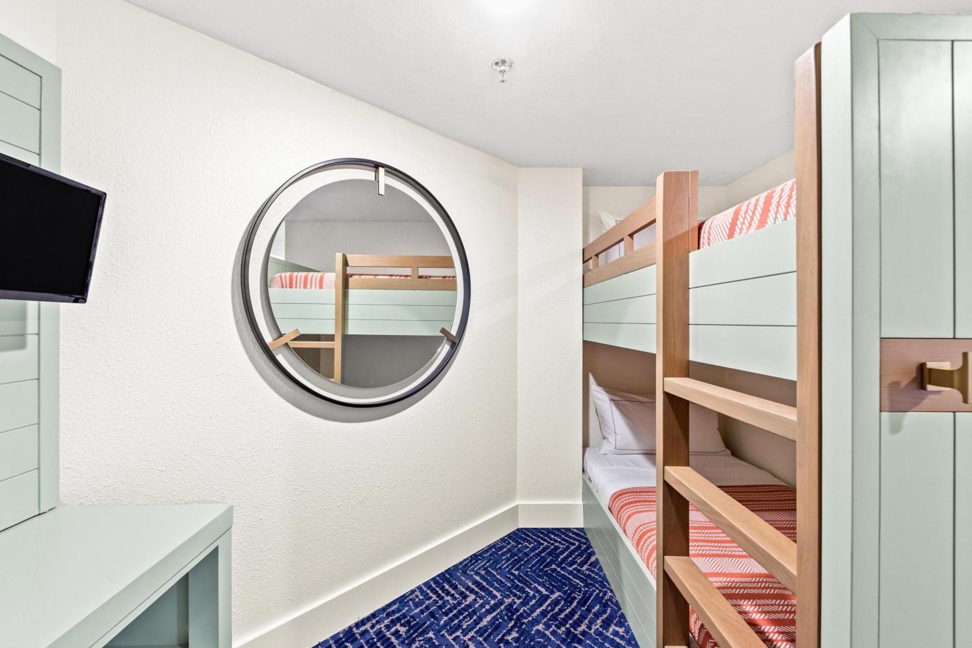 Deluxe Junior King Suite Beach View,1765823507:JPEG